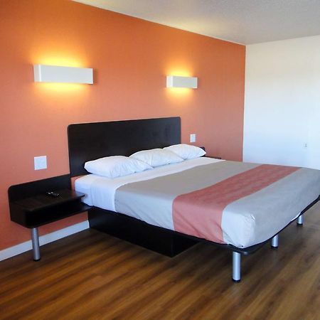 Motel 6-Clinton, Ok Εξωτερικό φωτογραφία