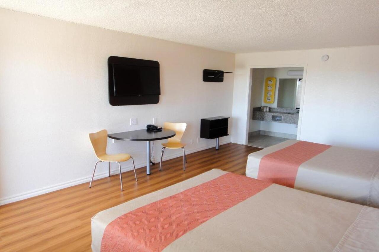 Motel 6-Clinton, Ok Εξωτερικό φωτογραφία