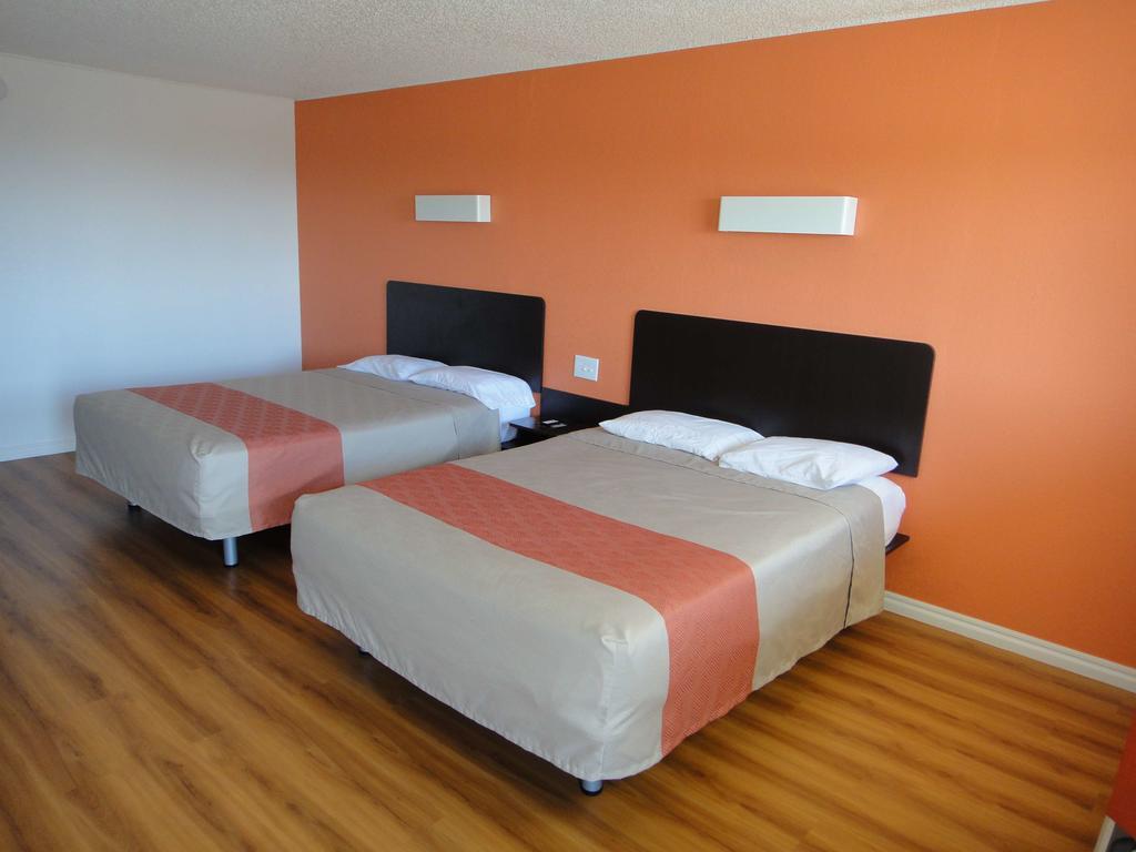 Motel 6-Clinton, Ok Εξωτερικό φωτογραφία