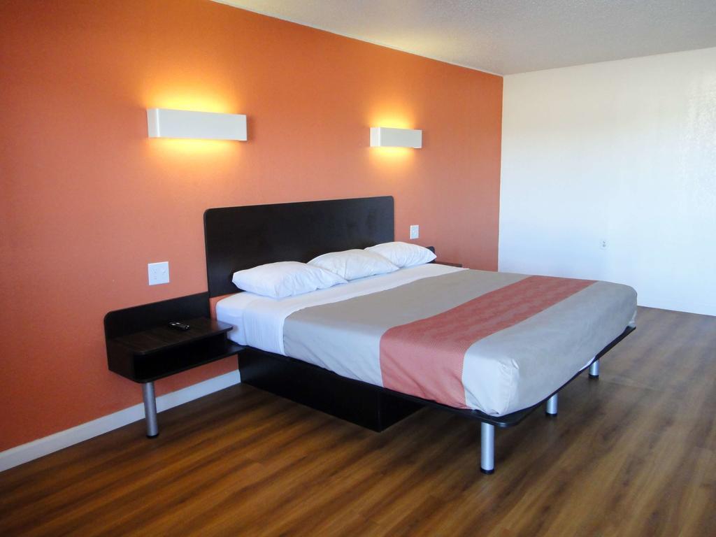 Motel 6-Clinton, Ok Εξωτερικό φωτογραφία