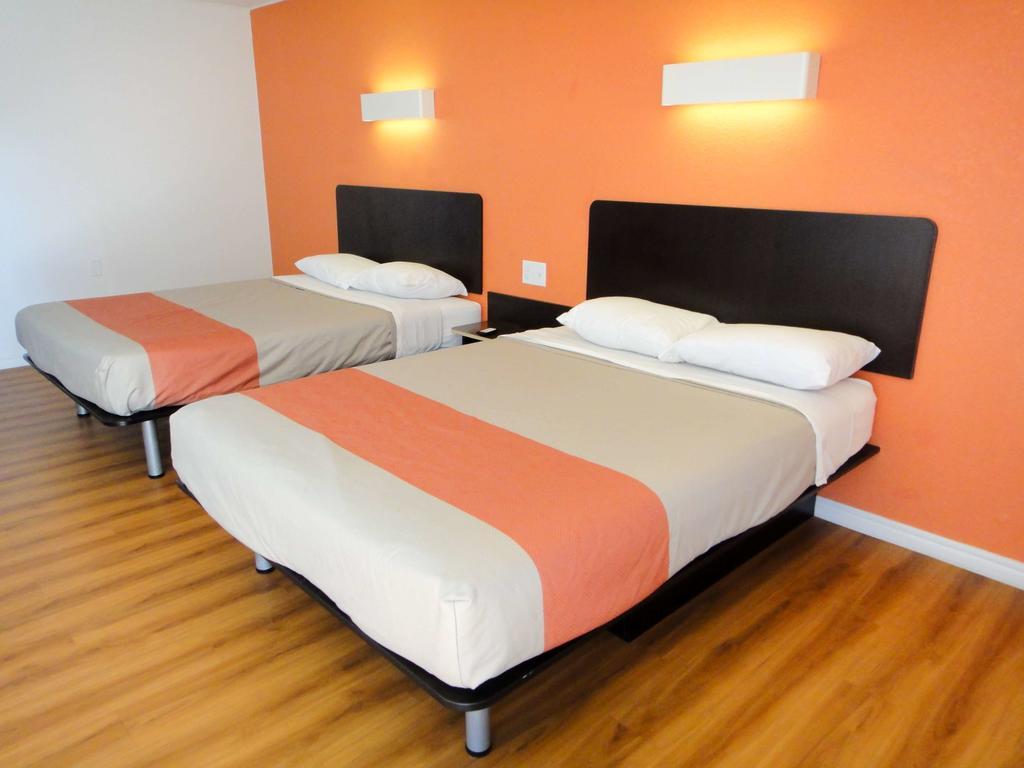 Motel 6-Clinton, Ok Εξωτερικό φωτογραφία